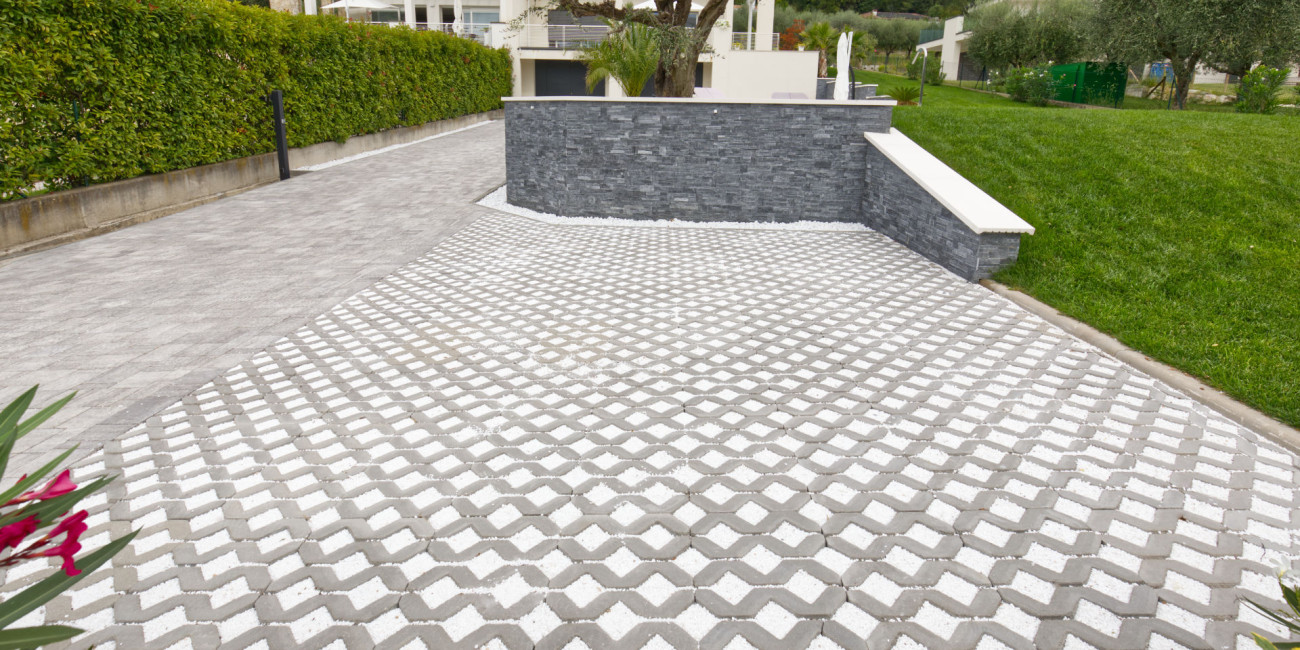 GRIGLIATO GRIGIO MIX 60x40/ CUBETTO SEGNAPOSTO